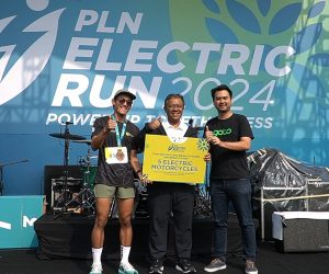 5 Pengemudi Ojol Prasejahtera Peroleh Motor Listrik di PLN Electric Run 2024