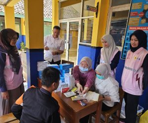 PLN Gelar Pemeriksaan Kesehatan dan Trauma Healing Bagi Korban Bencana di Sukabumi