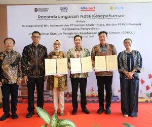 PLN, MEBI, dan Alfamart Kolaborasi Kembangkan Infrastruktur SPKLU di Lokasi Strategis Seluruh Indonesia
