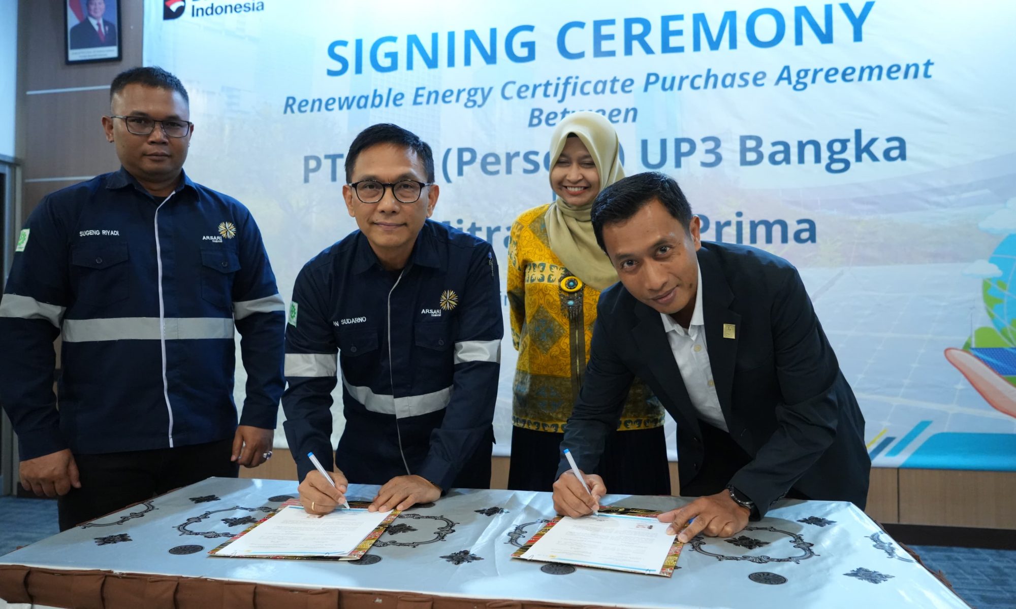 Penandatanganan kesepakatan pembelian Renewable Energy Certificate (REC) antara PLN dan PT Mitra Stania Prima.