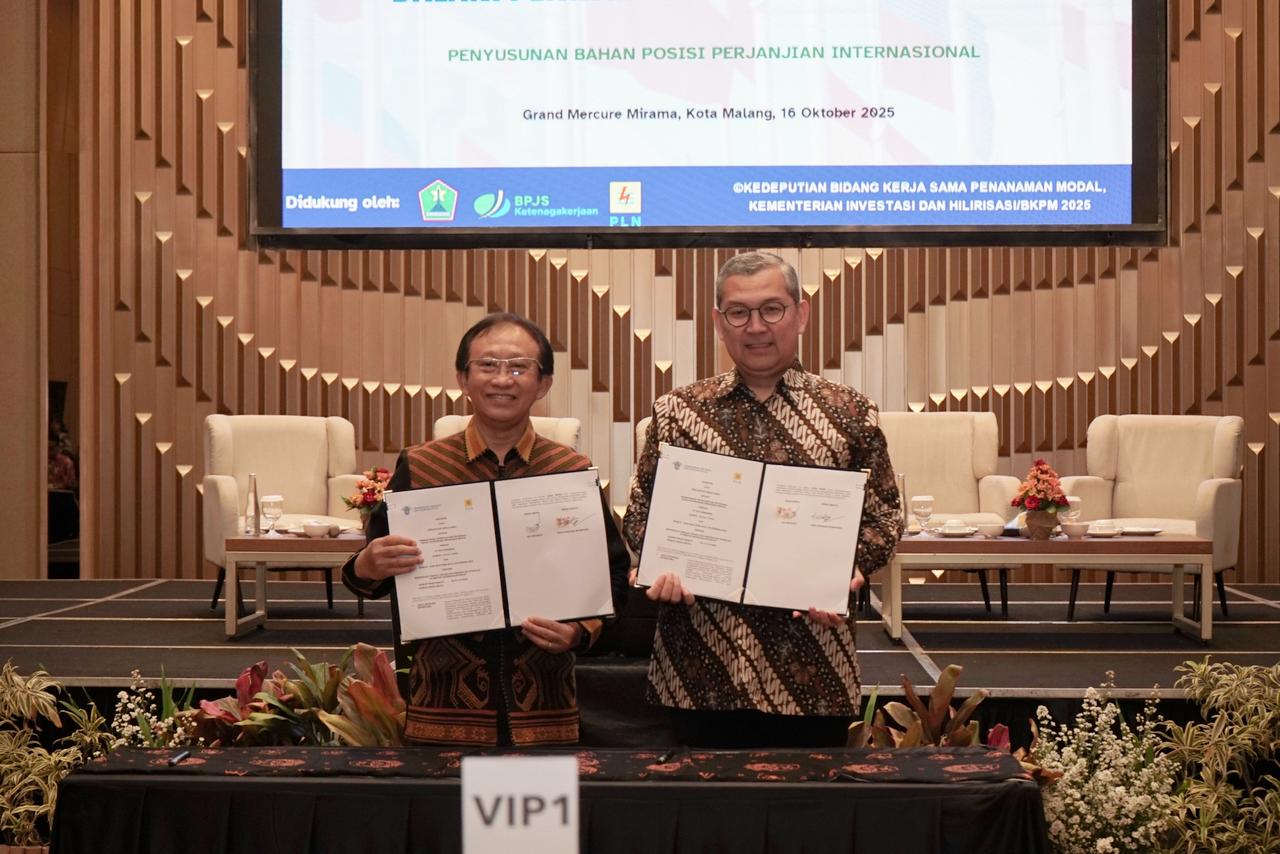 Penandatanganan Adendum PKS Penyediaan Tenaga Listrik dan Percepatan Investasi oleh Kementerian Investasi/BKPM dan PLN di Malang.
