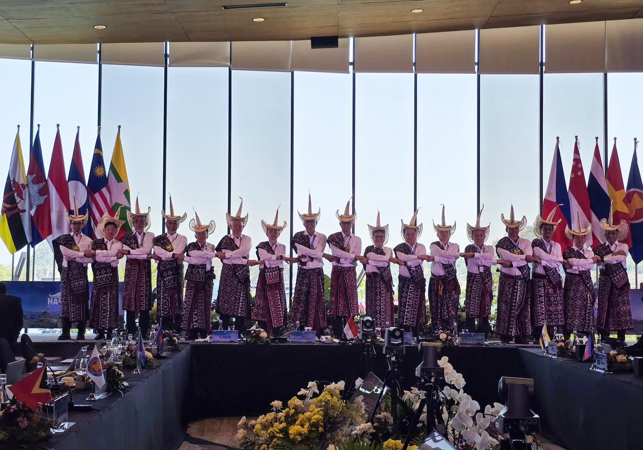 Foto bersama Head of Delegations di The 41st HAPUA Council Meeting, Labuan Bajo, NTT.