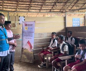 Danantara Indonesia dan PLN Salurkan 5.000 Paket Perlengkapan Sekolah ke Tiga Provinsi di Indonesia