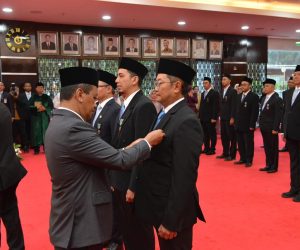 Jejak Bakti untuk Negeri, 8 Insan PLN Terima Tanda Kehormatan dari Presiden RI